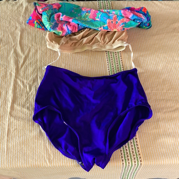 Vintage One Piece Swimsuit by E. Stewart • Size 8 - Picture 8 of 12